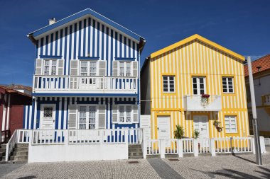 Çizgili renkli evler, Costa Nova, Beira Litoral, Portekiz, Eur
