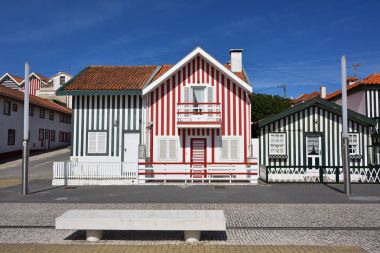 Çizgili renkli evler, Costa Nova, Beira Litoral, Portekiz, Eur