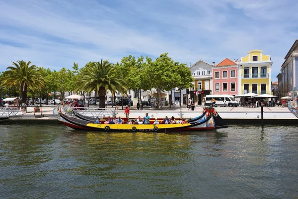 Traditionella båtar i Vouga river, Aveiro, Portugal — Stockfoto
