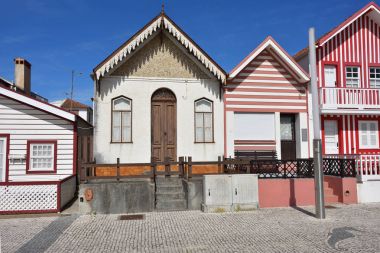 Çizgili renkli evler, Costa Nova, Beira Litoral, Portekiz, Eur