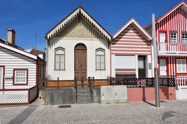 Casas de cor listrada, Costa Nova, Beira Litoral, Portugal, Eur — Fotografia de Stock