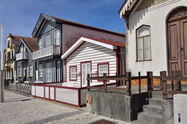 Çizgili renkli evler, Costa Nova, Beira Litoral, Portekiz, Eur