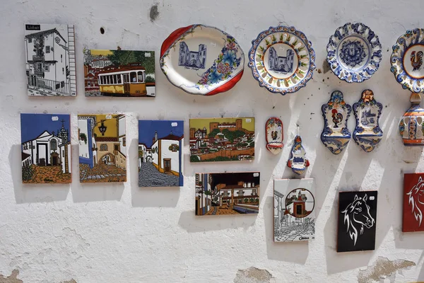 Recuerdos en las calles de la pintoresca ciudad de Obidos, Puerto — Foto de Stock