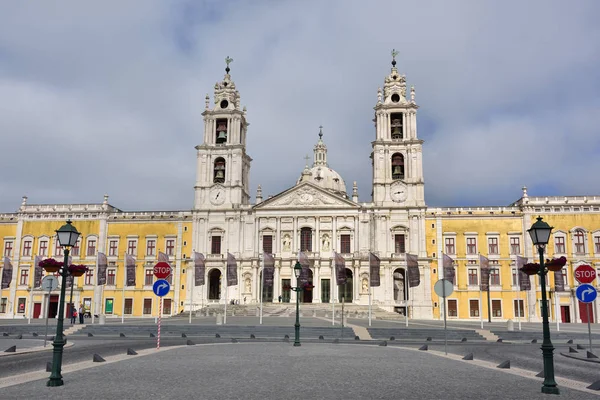 Палац місті Mafra Португалії — стокове фото