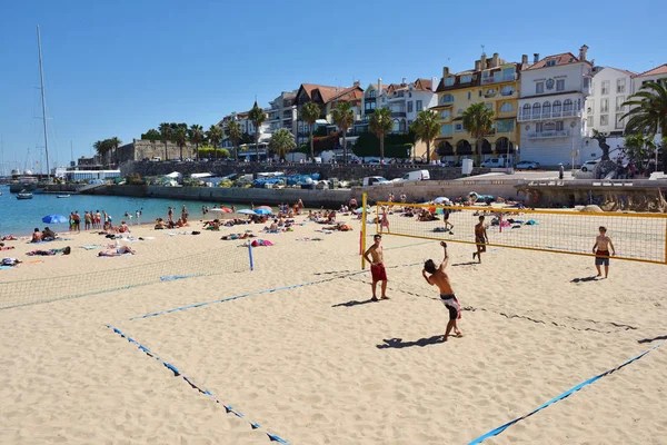 Praia Ribeira halk plajı. Cascais. Portekiz — Stok fotoğraf