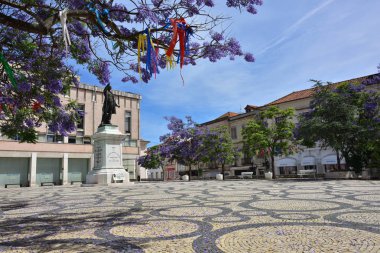 Jose Estevao Magalhaes heykelinin Praça da Republica Aveiro po