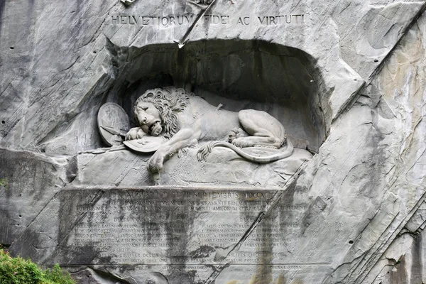 Monumentet Lion i Luzern. Luzern, Schweiz — Stockfoto