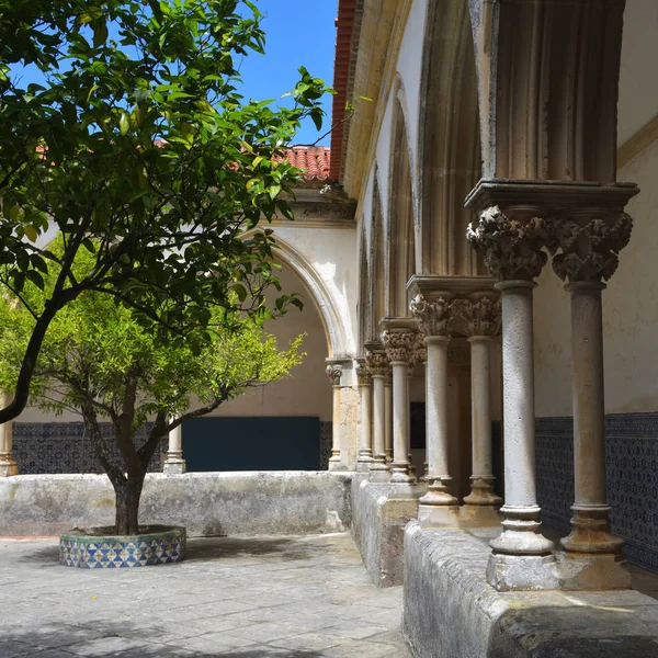 O Convento de Cristo Mosteiro católico romano em Tomar, Portuga — Fotografia de Stock