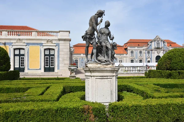 Der palast von queluz ist ein portugiesischer palast aus dem 18. jahrhundert — Stockfoto