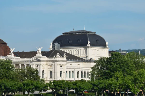 Edificio de la Ópera de Zurich, Opernhaus, Suiza — Foto de Stock