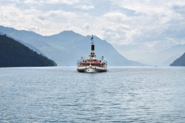 İsviçre retro tekerlek vapur Dört kanton Gölü üzerinde