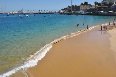 Praia Ribeira halk plajı. Cascais. Portekiz