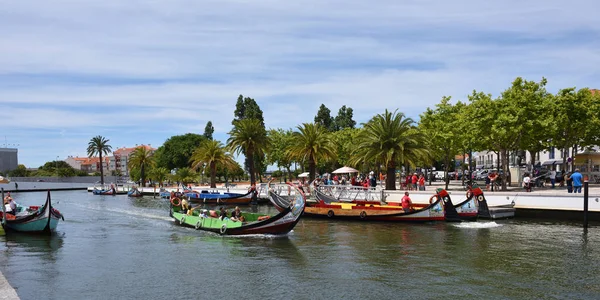 Barcos tradicionales en el río Vouga, Aveiro, Portugal — Foto de Stock