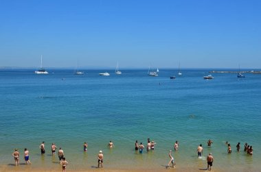 Praia da Rainha halk plajı. Cascais. Portekiz