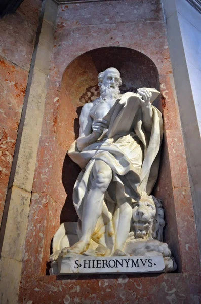 Der Heilige Hieronymus Statue in Mafra, Portugal — Stockfoto