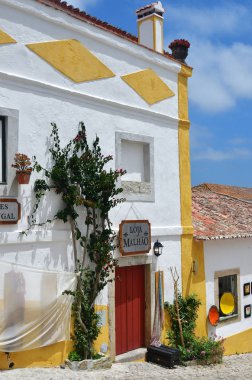 Obidos, Portekiz pitoresk şehrin sokaklarında