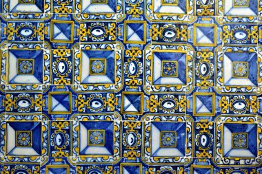 Azulejo paneli döşeme, Obidos, Portekiz