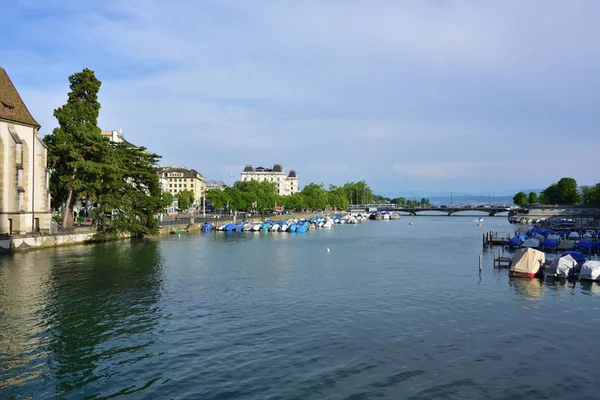 Řece Limmat, Curych, Švýcarsko — Stock fotografie