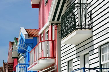 Çizgili renkli evler, Costa Nova, Beira Litoral, Portekiz, Eur