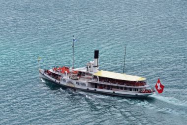İsviçre retro tekerlek vapur Dört kanton Gölü üzerinde
