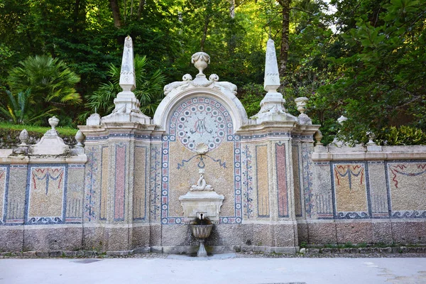 Фонтан в Синтре, Португалия — стоковое фото