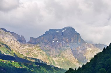 Alp manzarada çarpıcı: Kanton Uri, İsviçre