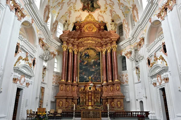 Catedral de San Leodegar en Lucerna, Suiza — Foto de Stock
