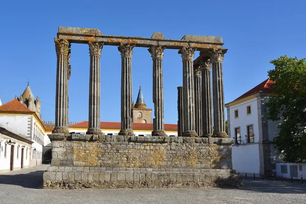 Il tempio romano di Evora indicato anche come Templo de Dian — Foto Stock