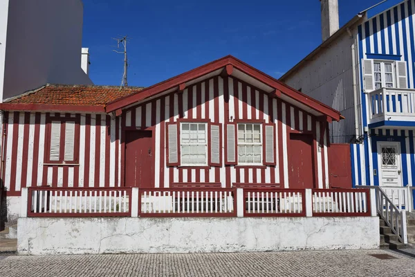 줄무늬 색 집, 코스타 노바, 라 토랄, 포르투갈, Eur — 스톡 사진