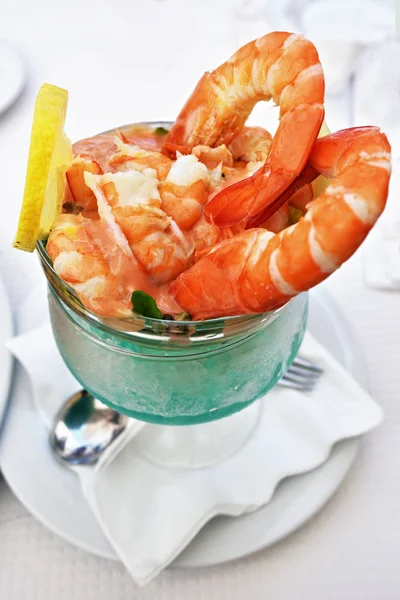 Coquetel de camarão no restaurante — Fotografia de Stock