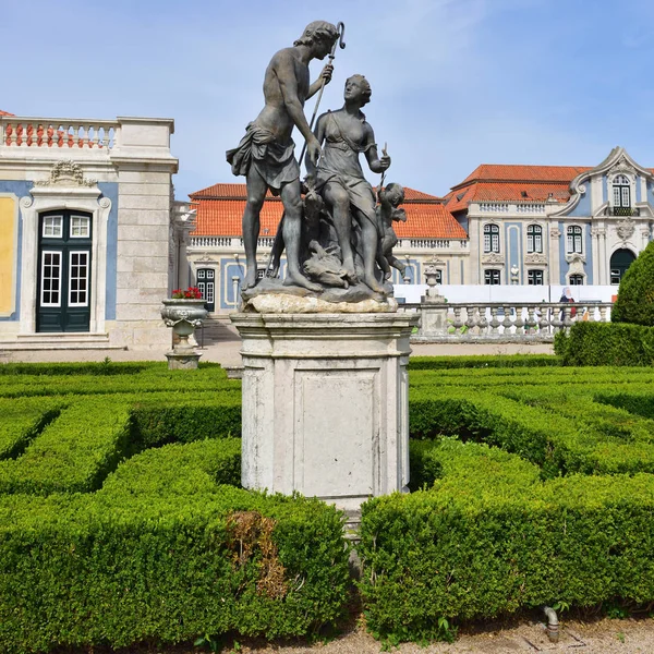 O Palácio de Queluz é um palácio português do século XVIII localizado — Fotografia de Stock