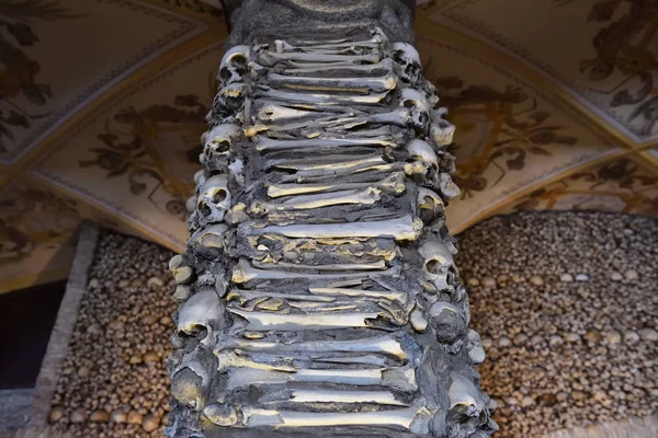 教堂的骨头、 埃武拉、 葡萄牙 — 图库照片