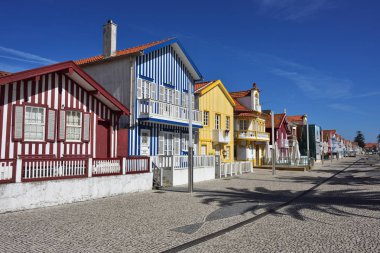 Çizgili renkli evler, Costa Nova, Beira Litoral, Portekiz, Eur