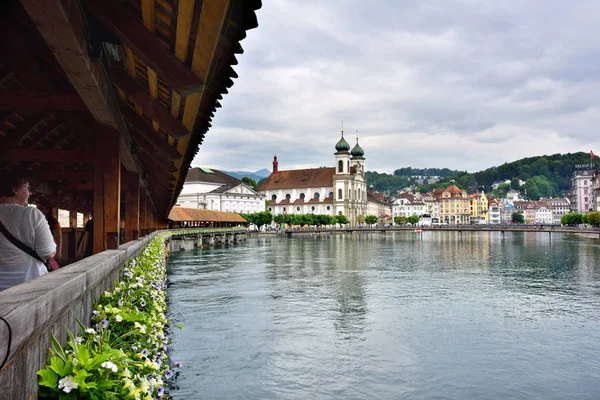 スイス、ルツェルンのロイス川 — ストック写真