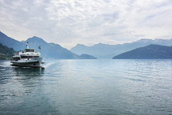 Buque suizo en el lago Lucerna, Suiza —  Fotos de Stock