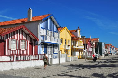 Çizgili renkli evler, Costa Nova, Beira Litoral, Portekiz, Eur