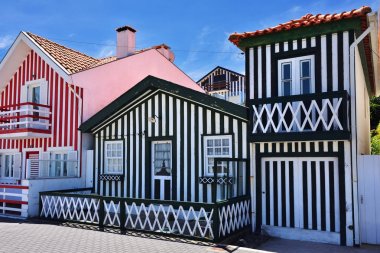 Çizgili renkli evler, Costa Nova, Beira Litoral, Portekiz, Eur