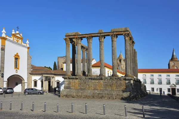 The Roman Temple of Evora also referred to as the Templo de Dian — Stock Photo, Image