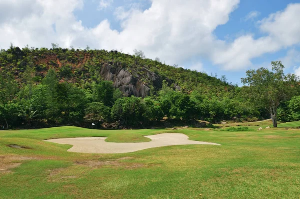 MŰGYEP golfpálya burkolására, Seychelle-szigetek — Stock Fotó