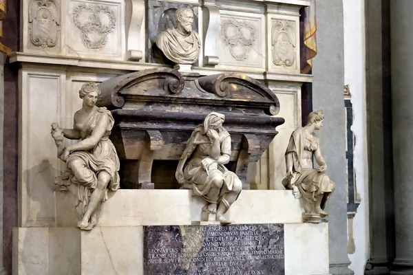 Гробница Микеланджело Буонарроти — стоковое фото