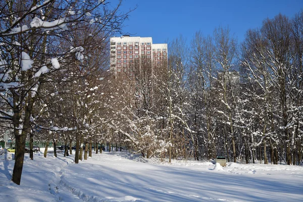 莫斯科宿舍和公园, 俄罗斯 — 图库照片