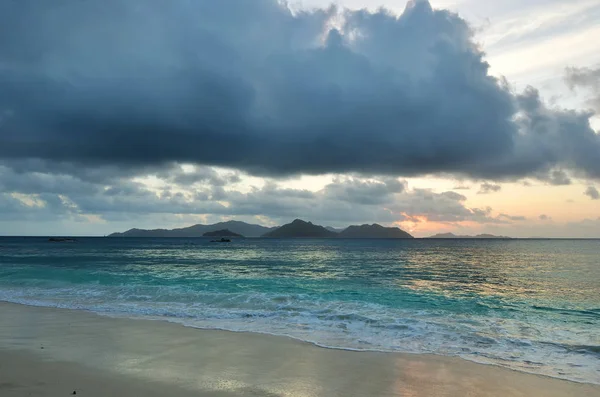 Sonnenuntergang, Inseln der Seychellen — Stockfoto