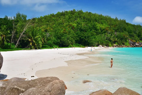 Praslin, ilha das Seychelles. Praia tropical Anse Georgette — Fotografia de Stock