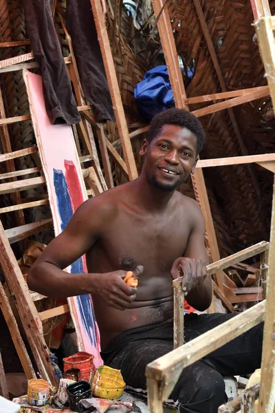 Artist in Kendwa village, Zanzibar, Tanzania, Africa — Stock Photo, Image