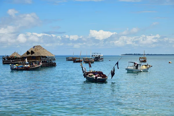 Łodzie. Zanzibar, Tanzania, Afryka. Port Stone Town — Zdjęcie stockowe