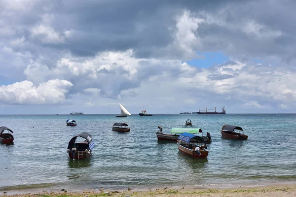 Łódka. Zanzibar, Tanzania, Afryka. Port Stone Town — Zdjęcie stockowe