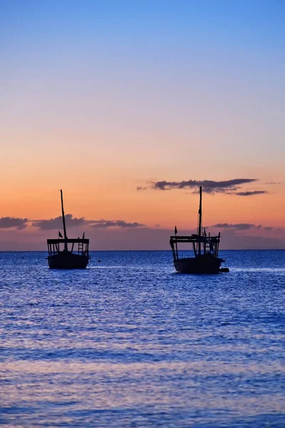 Csónakok. Zanzibár, Tanzánia, Afrika. Kendwa vagyok. — Stock Fotó