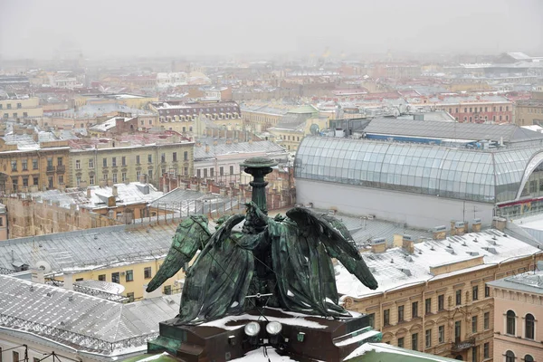Αγία Πετρούπολη. Ρωσία. Θέα στην πόλη το χειμώνα — Φωτογραφία Αρχείου