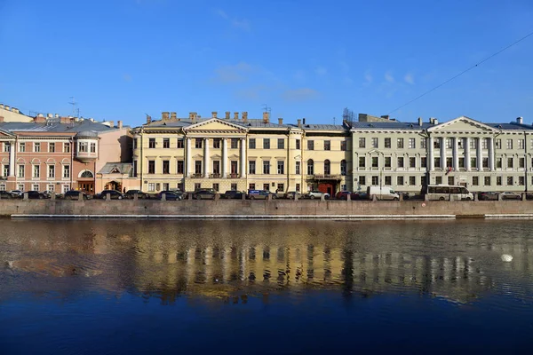 Набережная реки Фонтанки. Санкт-Петербург, Россия — стоковое фото