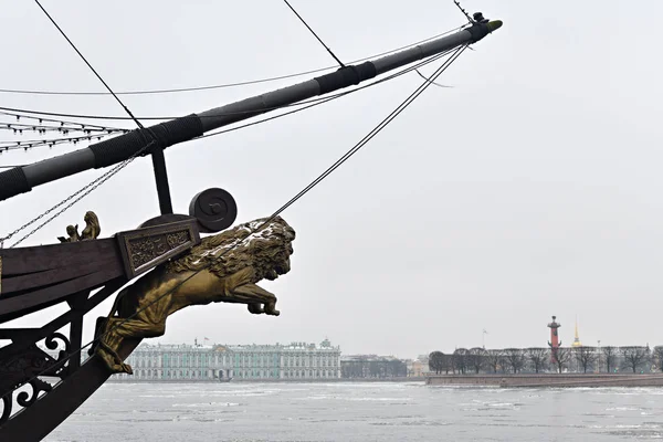 Saint Petersburg, Russia. Ship's bow — Stock Photo, Image